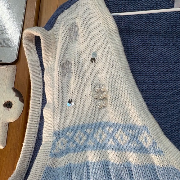 Holiday Editions Blue and White Snowman V-Neck Sweater Vest - Picture 4 of 12